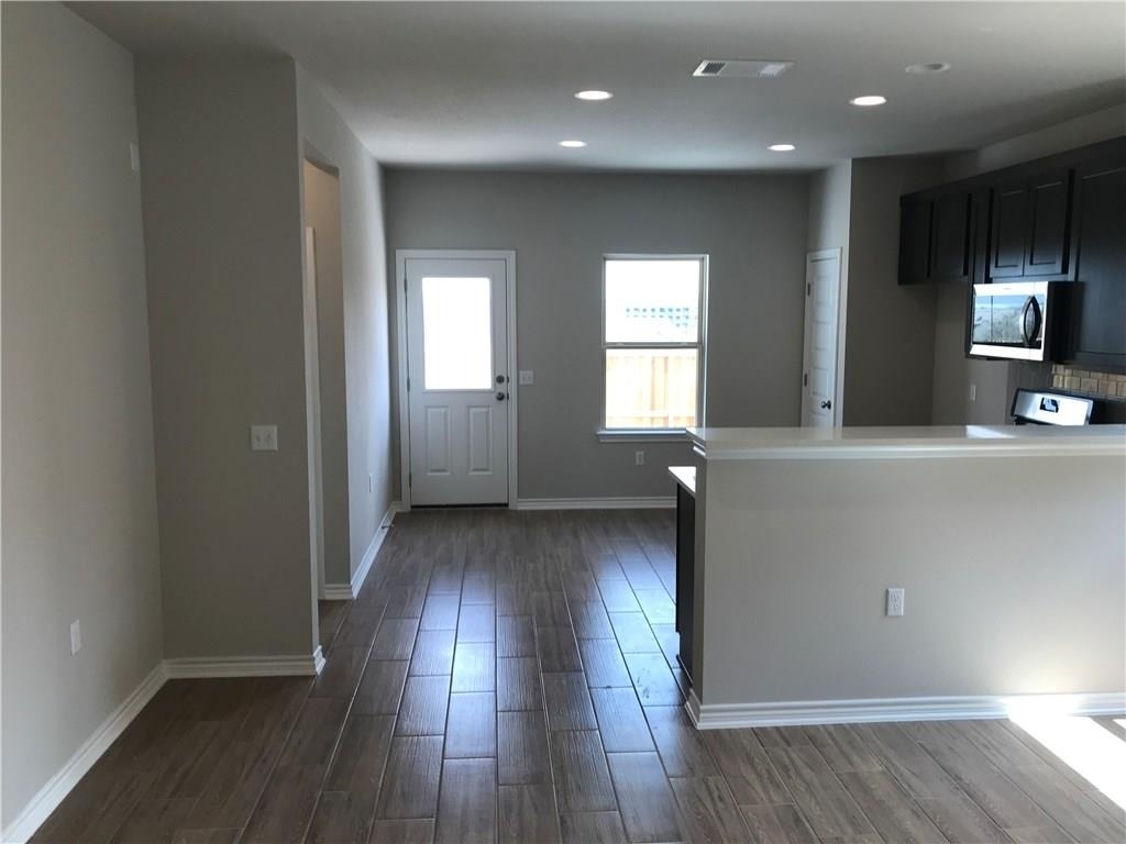 1308 Hazleton Cv - Photo 4