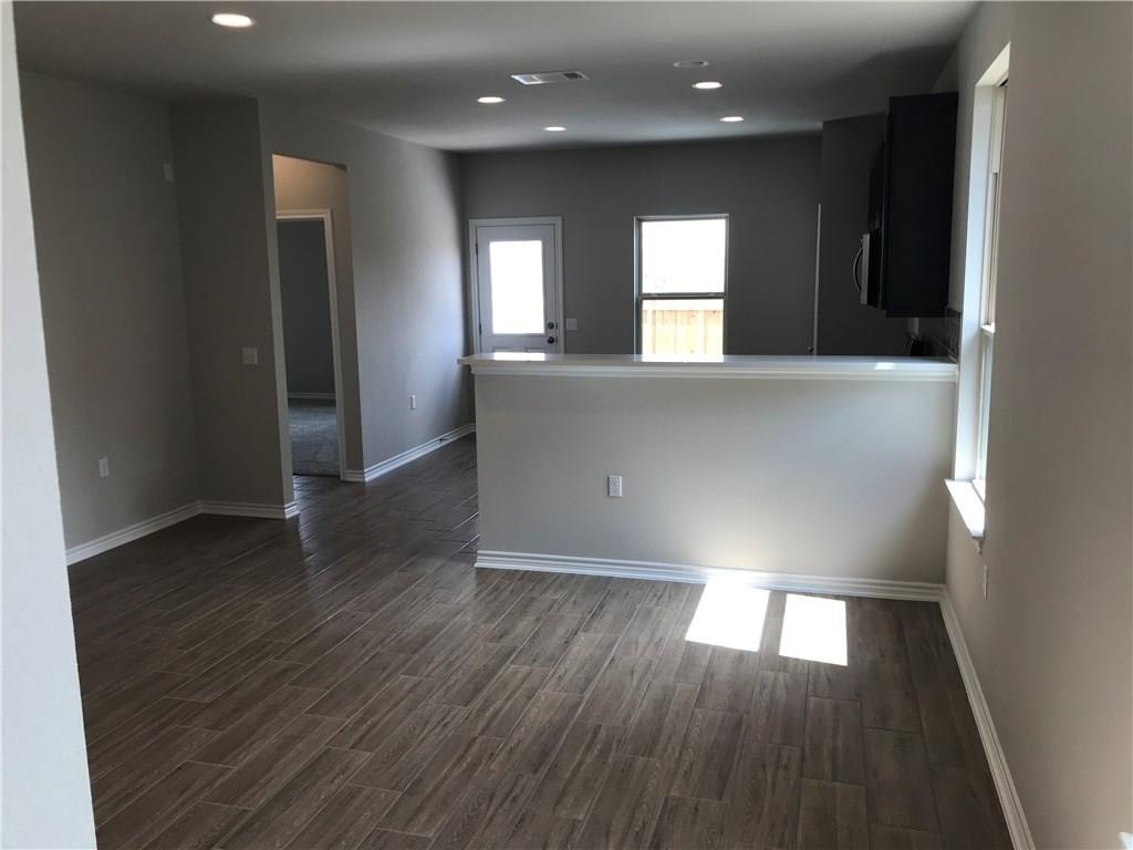 1308 Hazleton Cv - Photo 3