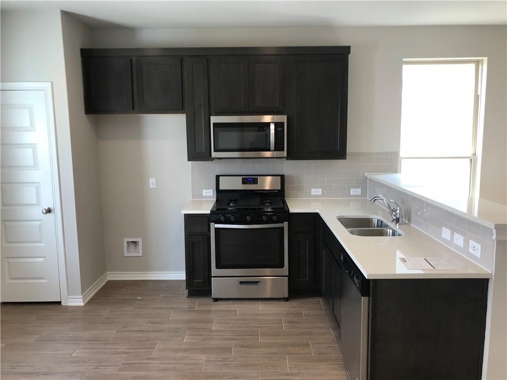 1308 Hazleton Cv - Photo 5
