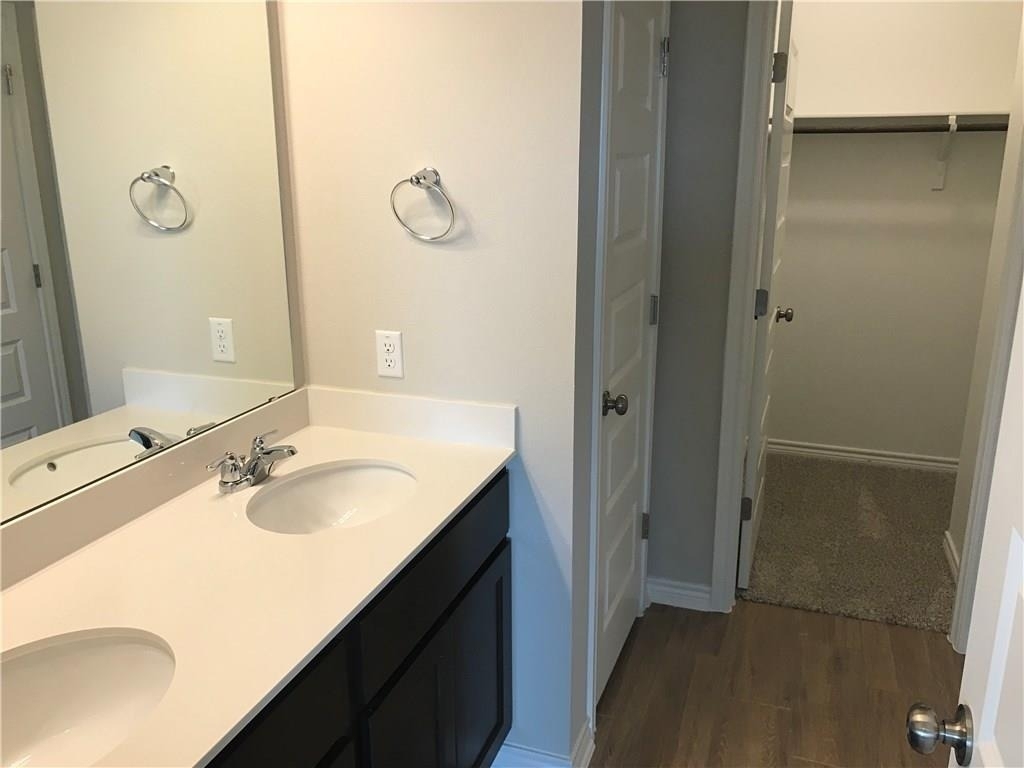 1308 Hazleton Cv - Photo 6
