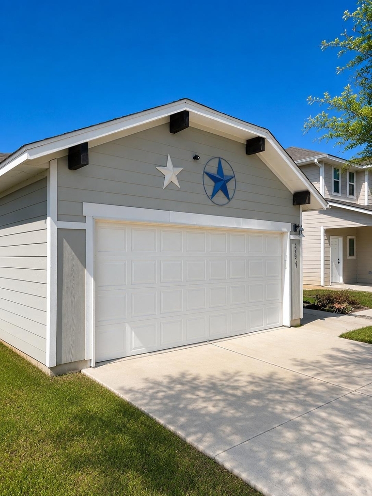 587 Twisted Oaks Ln - Photo 0