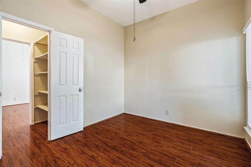 807 W 25th St - Photo 23
