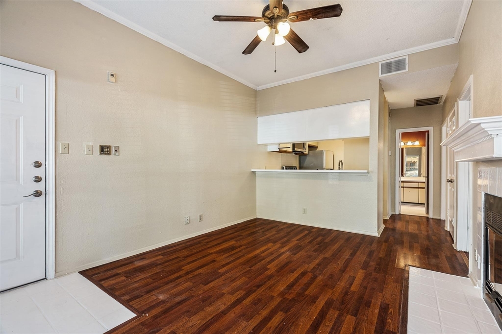 807 W 25th St - Photo 7