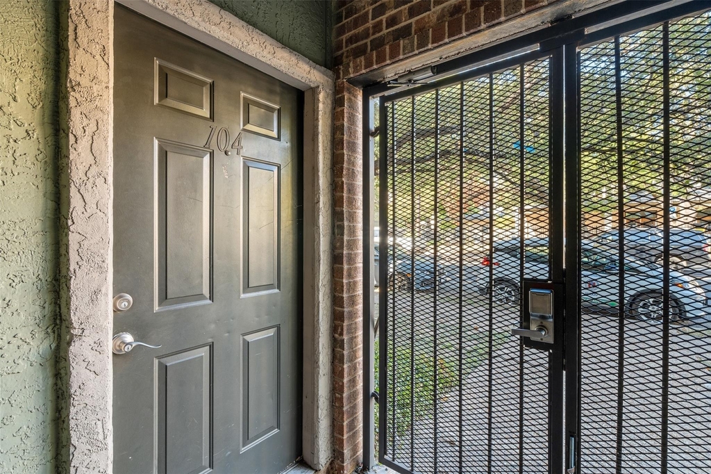 807 W 25th St - Photo 26