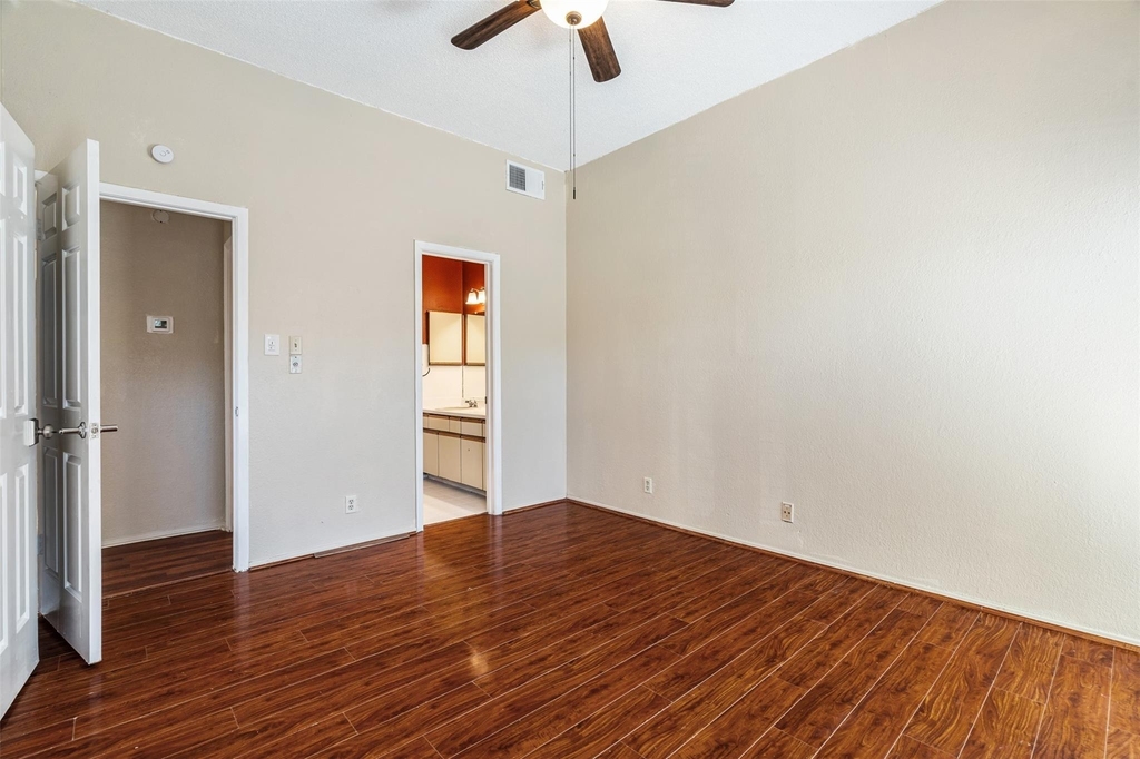 807 W 25th St - Photo 15