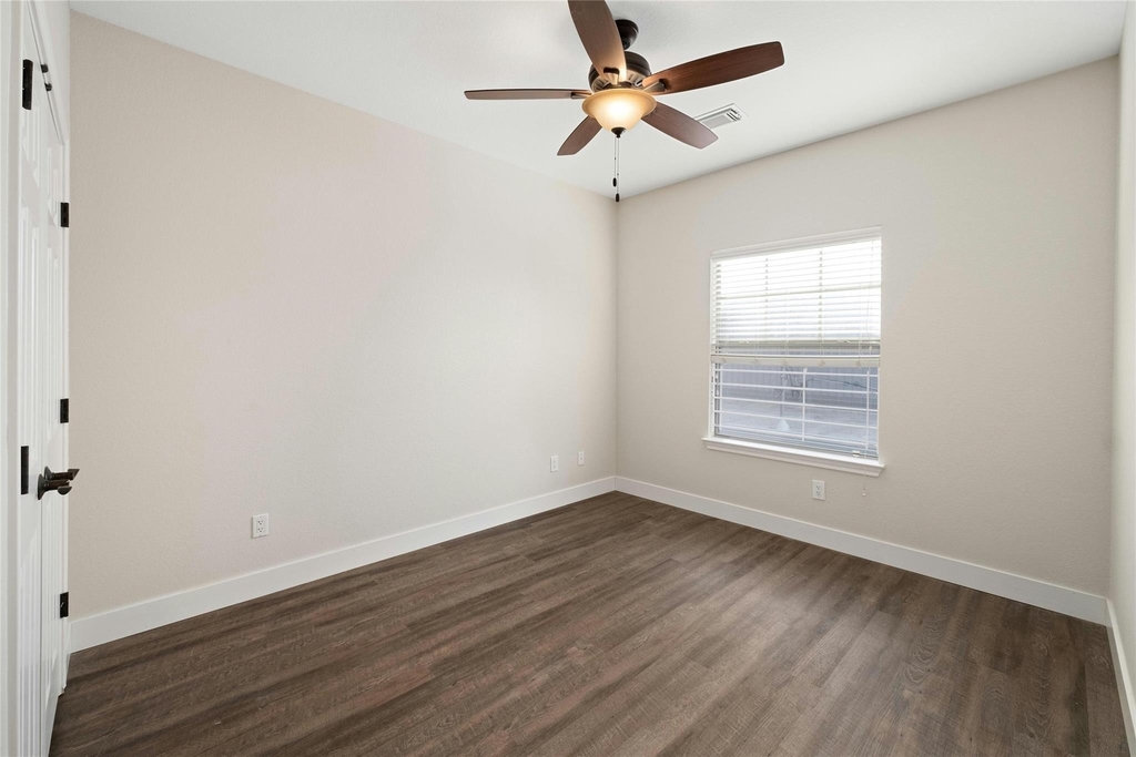 2502 W 7th St - Photo 22
