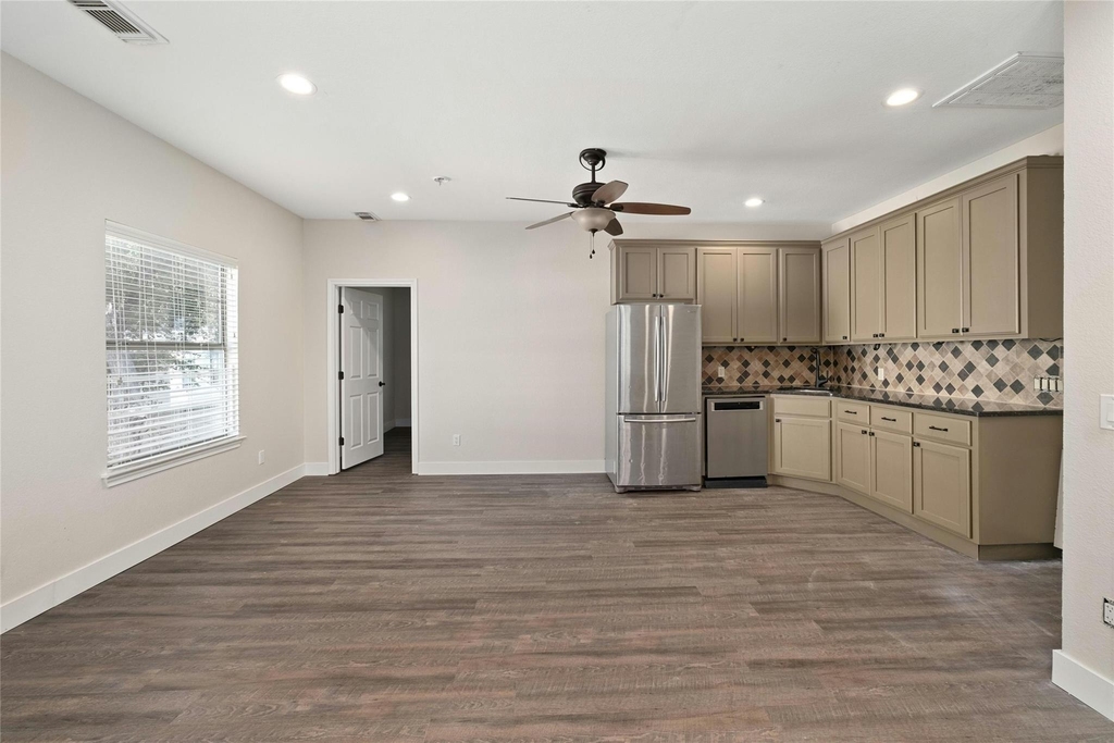 2502 W 7th St - Photo 17