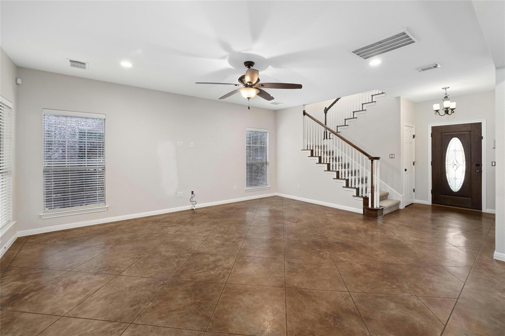 2502 W 7th St - Photo 3