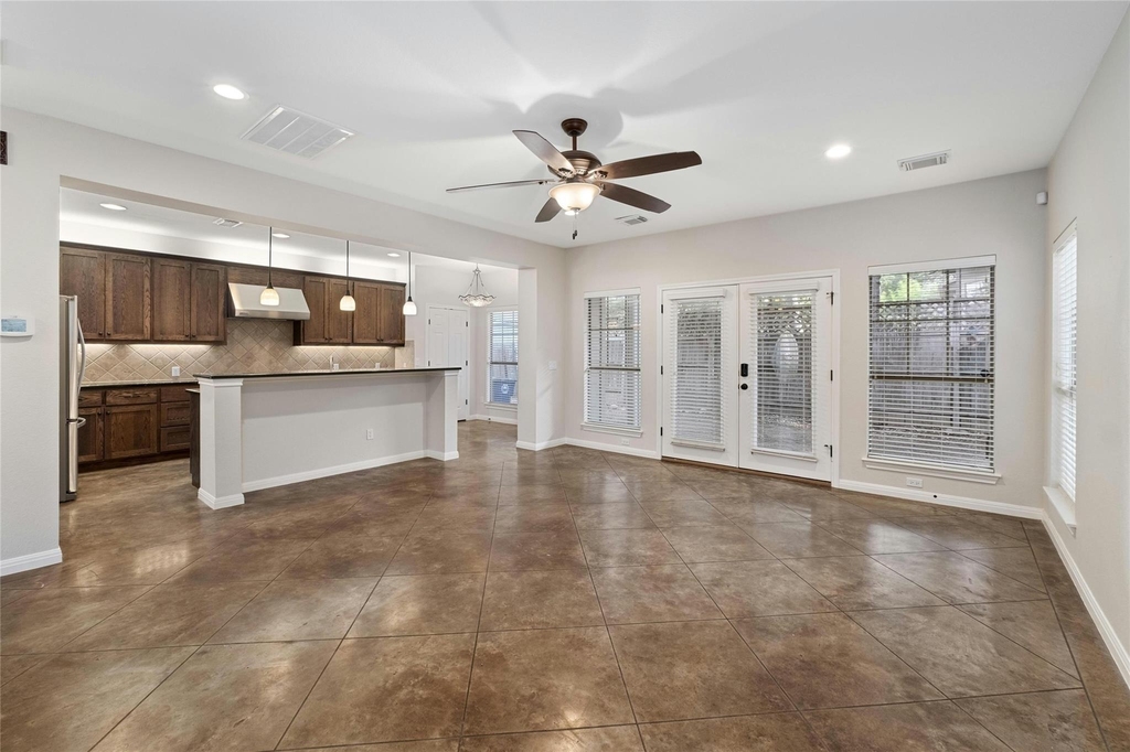2502 W 7th St - Photo 2