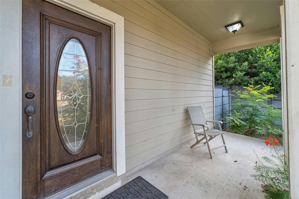 2502 W 7th St - Photo 1