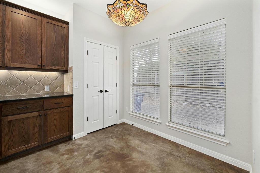 2502 W 7th St - Photo 8