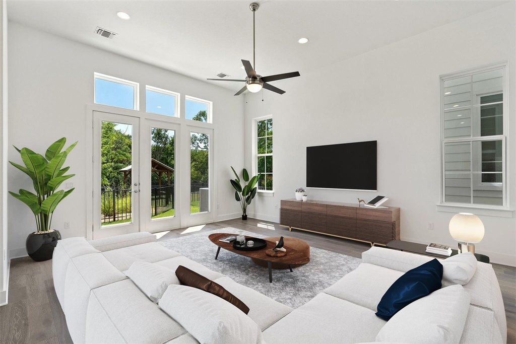 4503 Grassland Dr - Photo 3