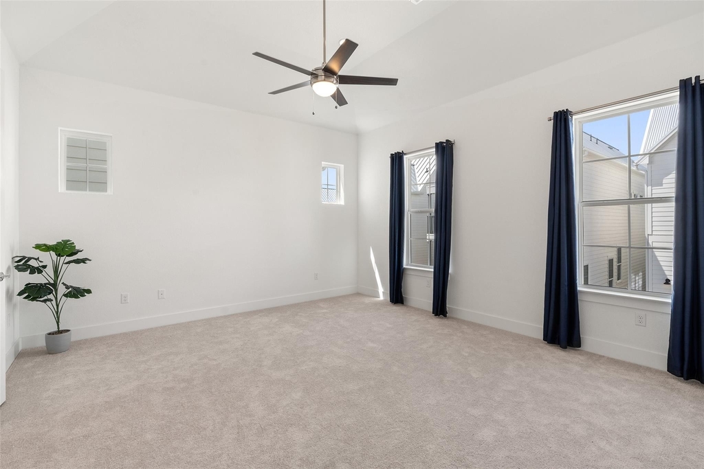 4503 Grassland Dr - Photo 10