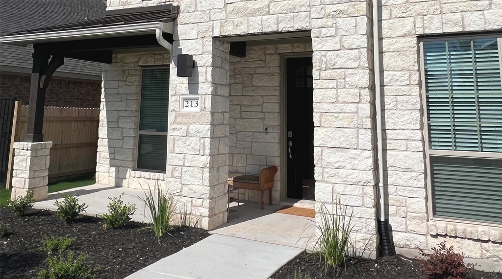 213 Poole Ln - Photo 2