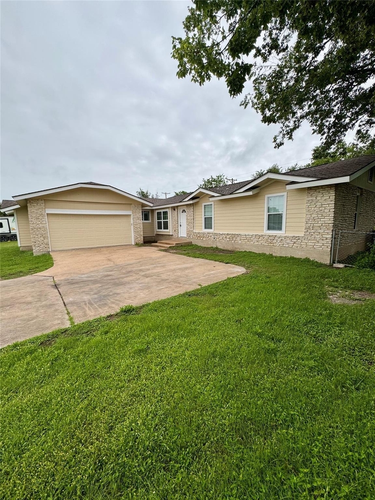 1205 Ramble Creek Dr - Photo 0