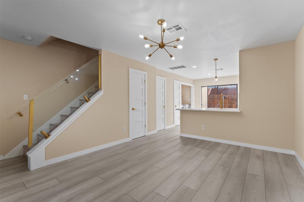 11901 Swearingen Dr - Photo 6