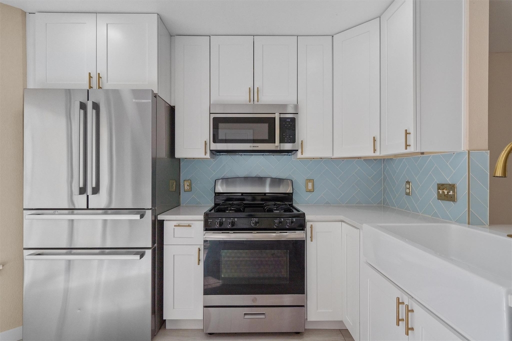 11901 Swearingen Dr - Photo 8
