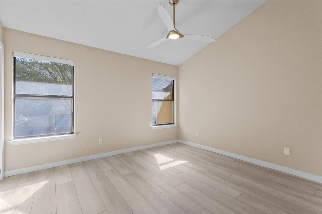11901 Swearingen Dr - Photo 12