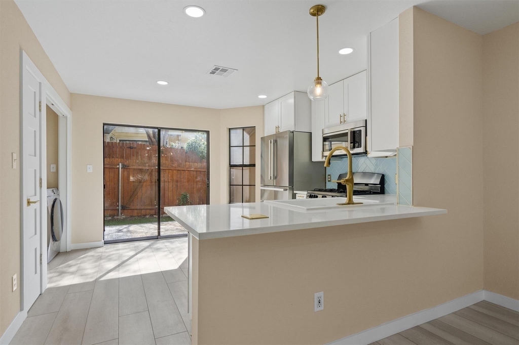 11901 Swearingen Dr - Photo 7