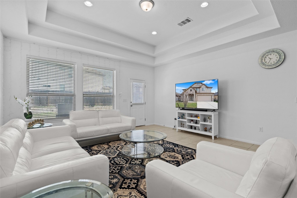 325 La Joya Pass - Photo 11