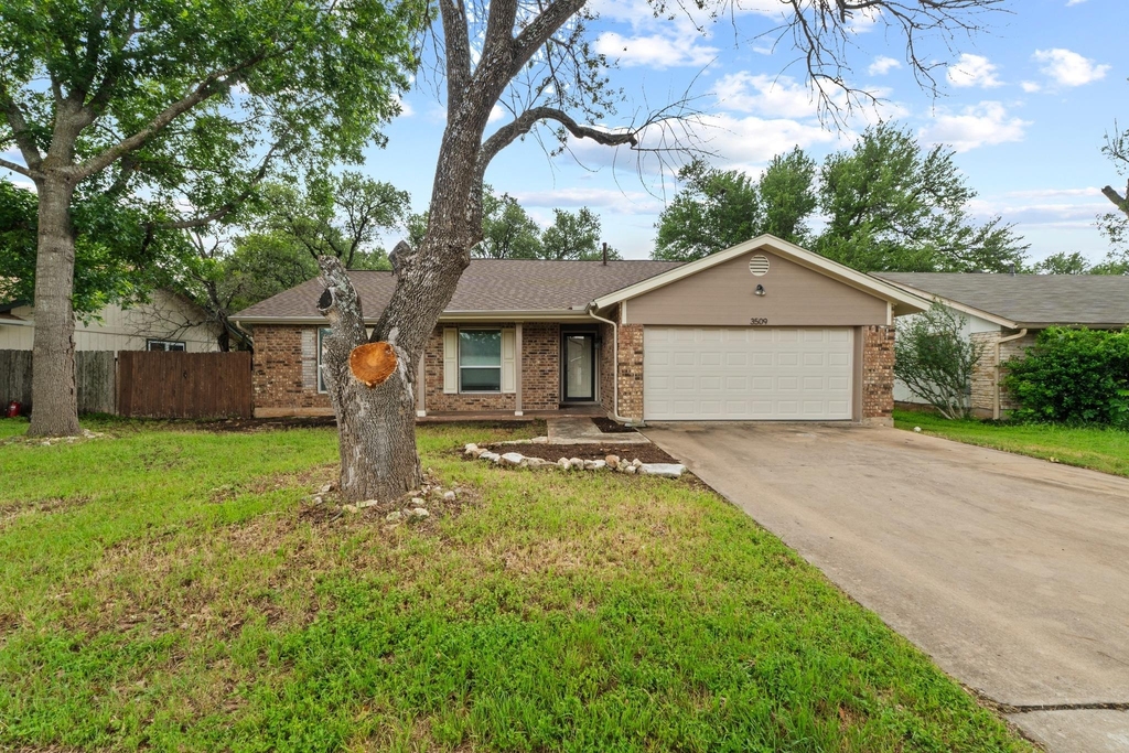 3509 Monument Dr - Photo 0