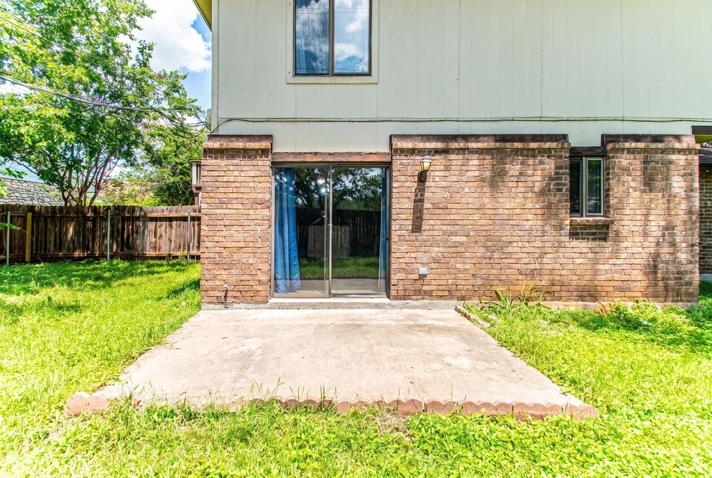 8517 Fathom Cir - Photo 13