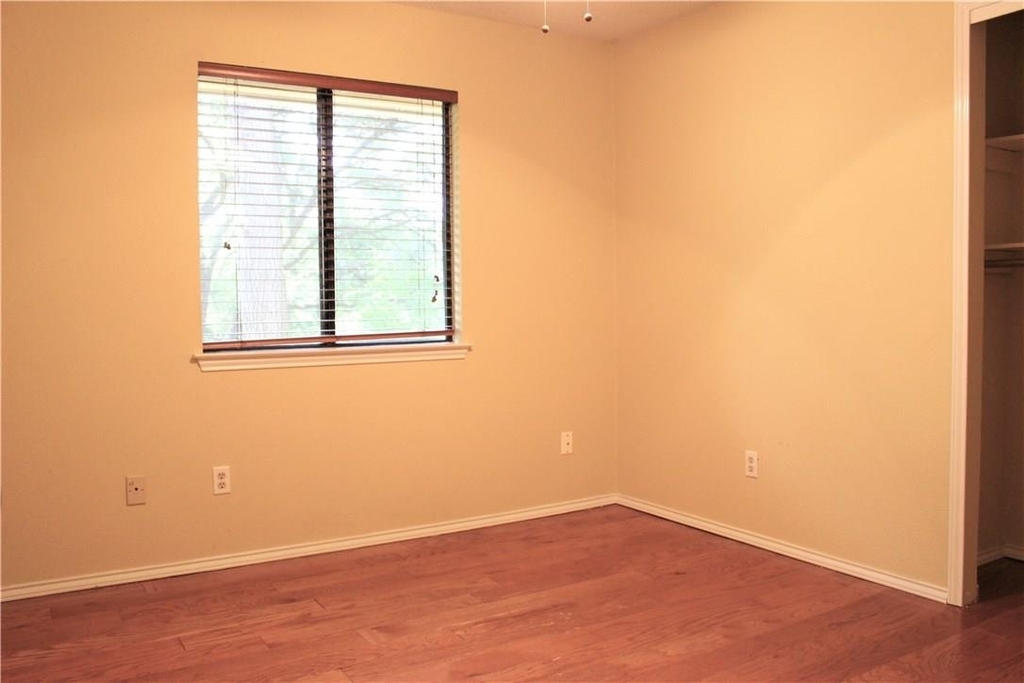 7422 Dallas Dr - Photo 9