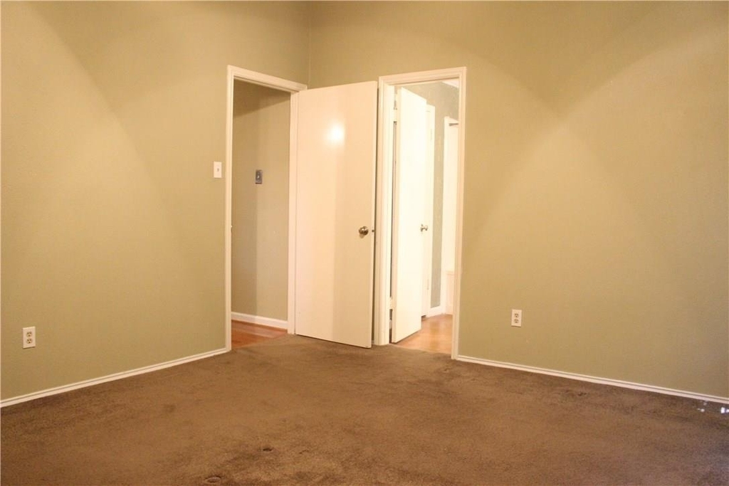 7422 Dallas Dr - Photo 11