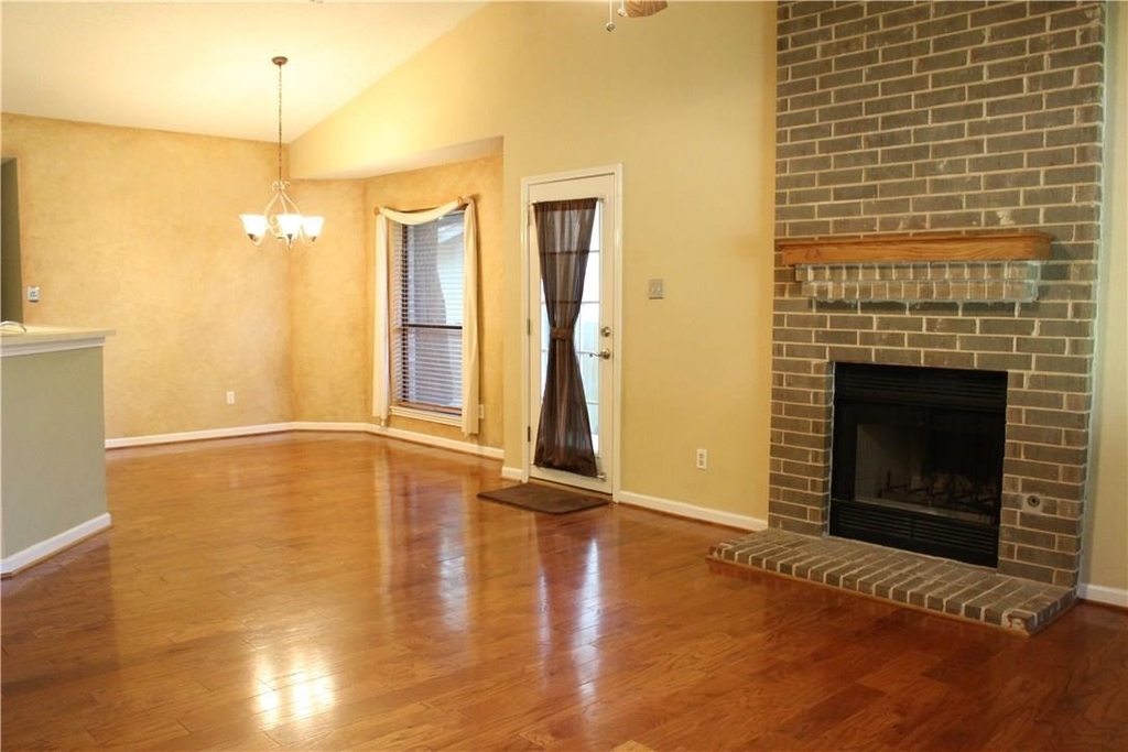 7422 Dallas Dr - Photo 2