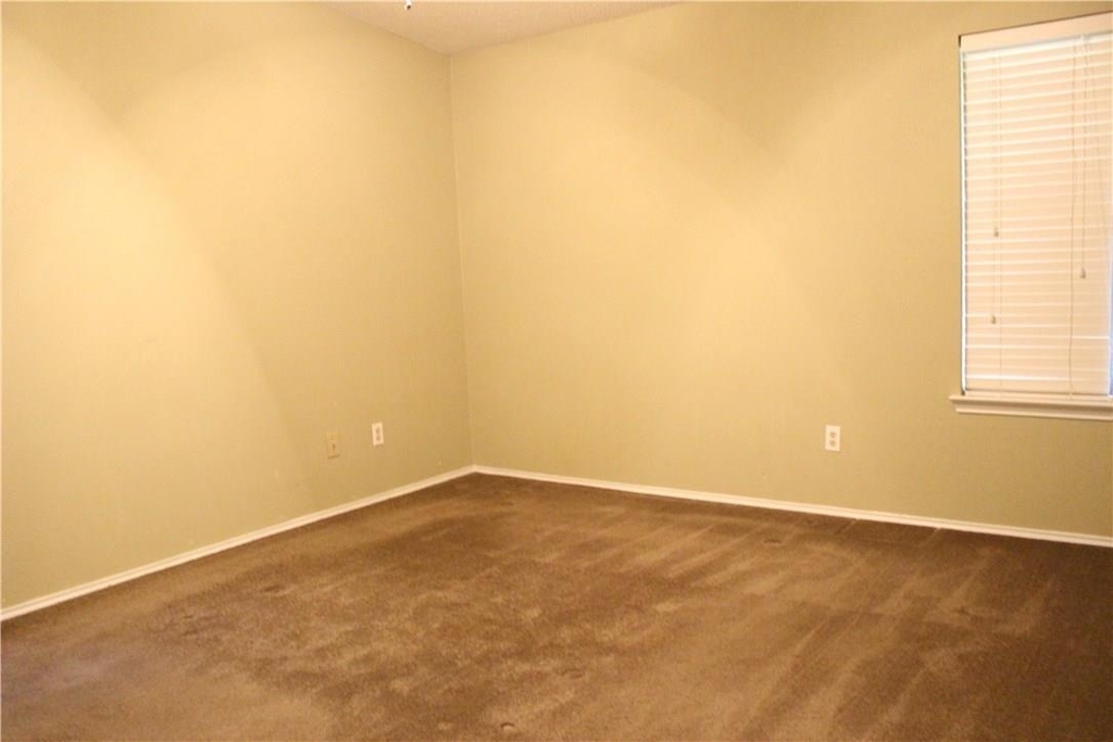 7422 Dallas Dr - Photo 10