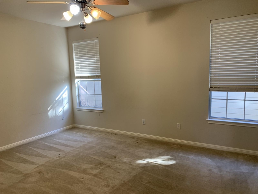 11000 Anderson Mill Rd - Photo 17