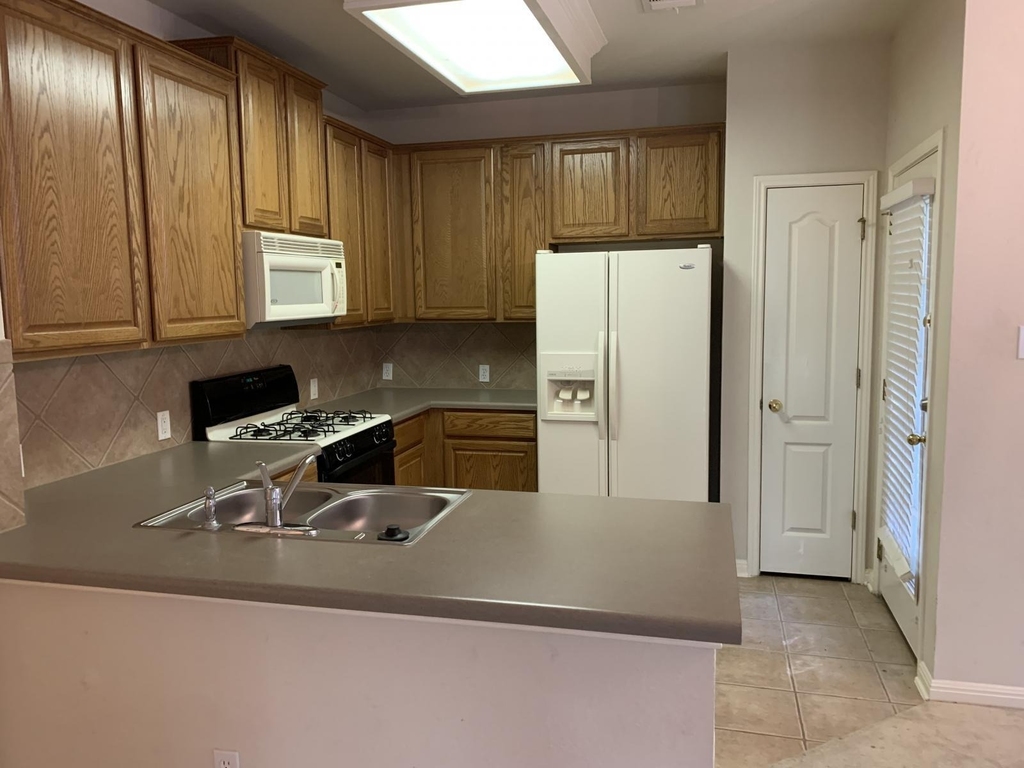11000 Anderson Mill Rd - Photo 10