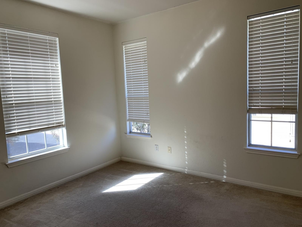 11000 Anderson Mill Rd - Photo 16