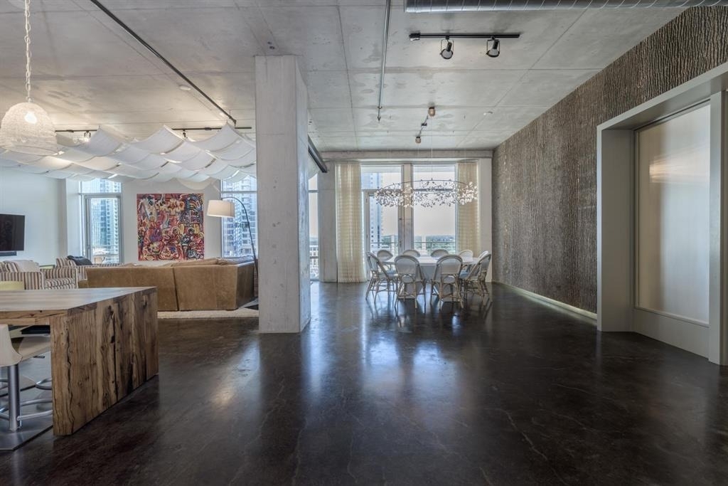 800 W 5th St - Photo 2