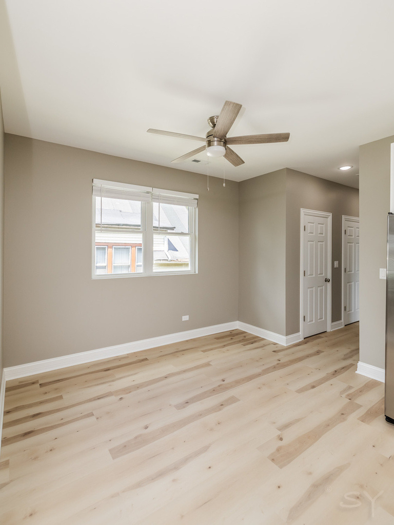 725 N Waller Avenue - Photo 5