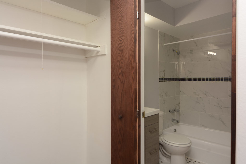 1040 W Hollywood Avenue - Photo 14