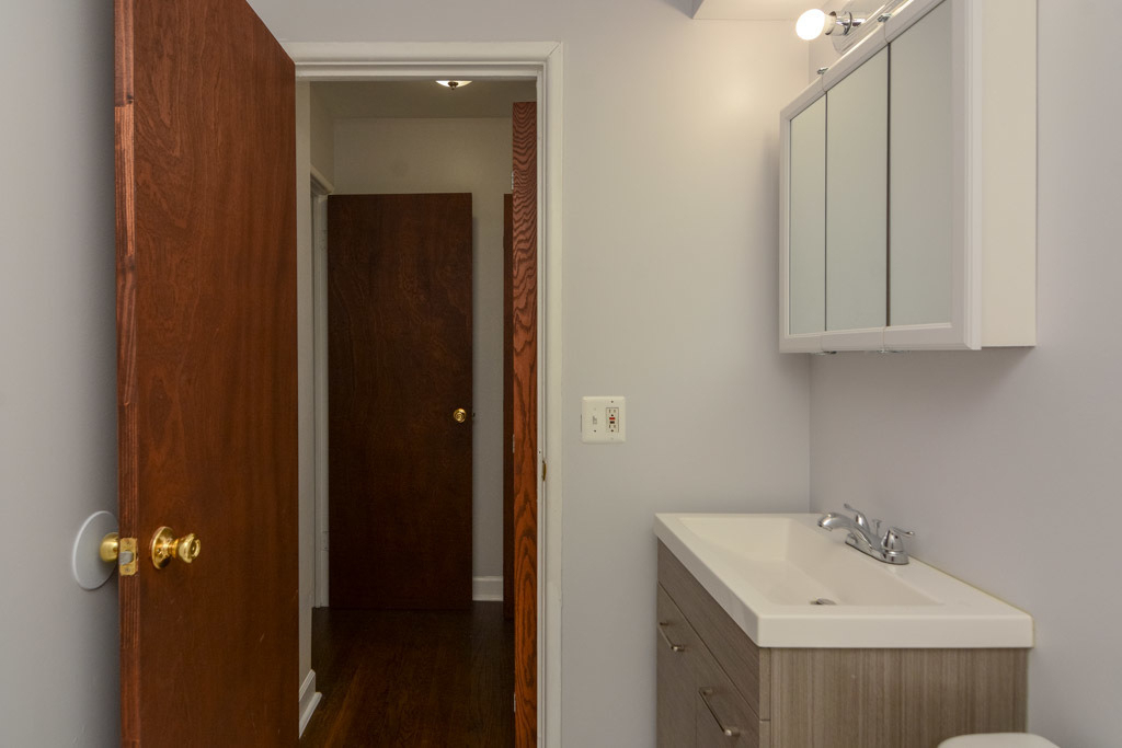 1040 W Hollywood Avenue - Photo 17