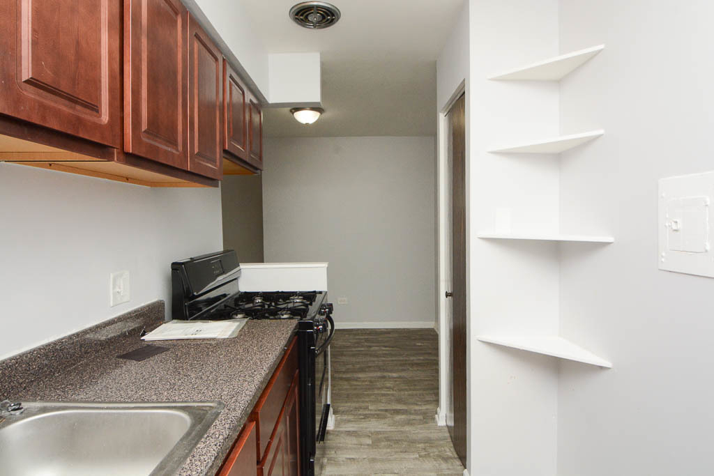 1040 W Hollywood Avenue - Photo 4