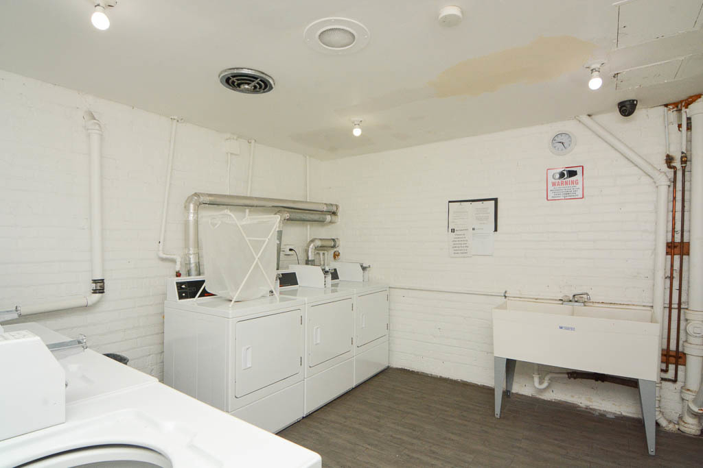 1040 W Hollywood Avenue - Photo 21