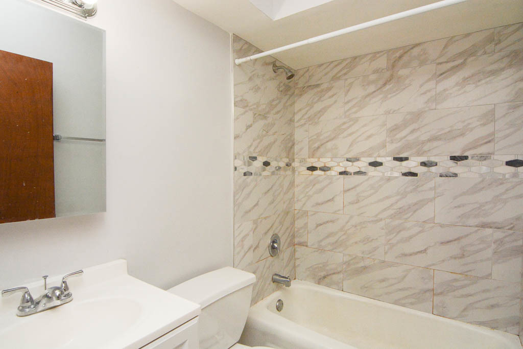 1040 W Hollywood Avenue - Photo 19