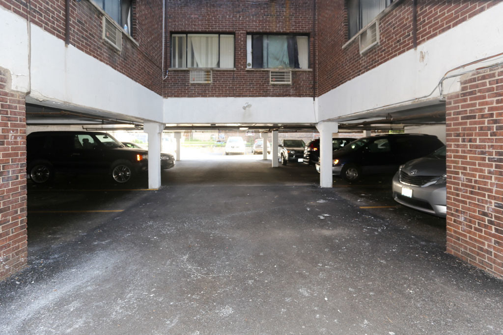 1040 W Hollywood Avenue - Photo 19