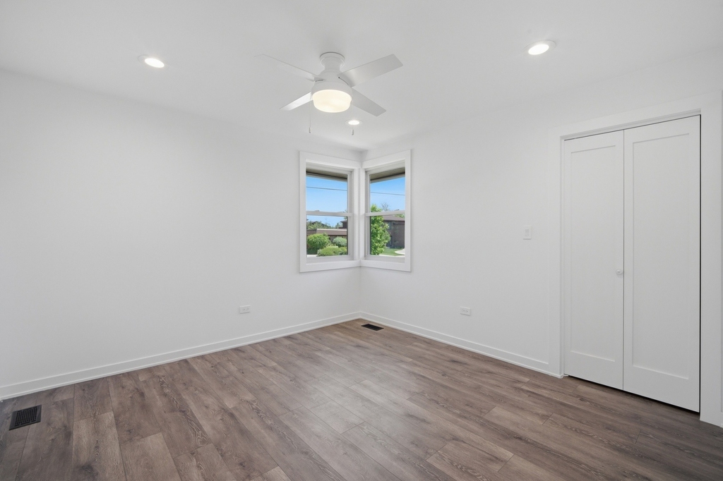 9430 Nashville Avenue - Photo 11