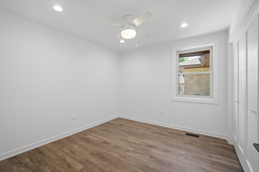 9430 Nashville Avenue - Photo 9