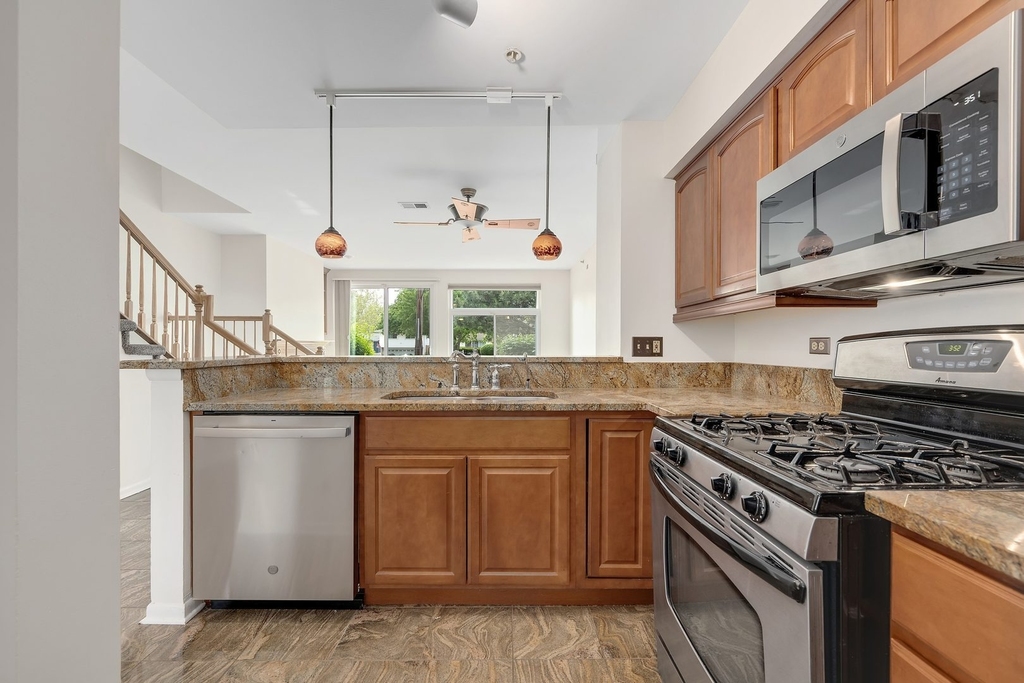1008 E Wilson Avenue - Photo 9