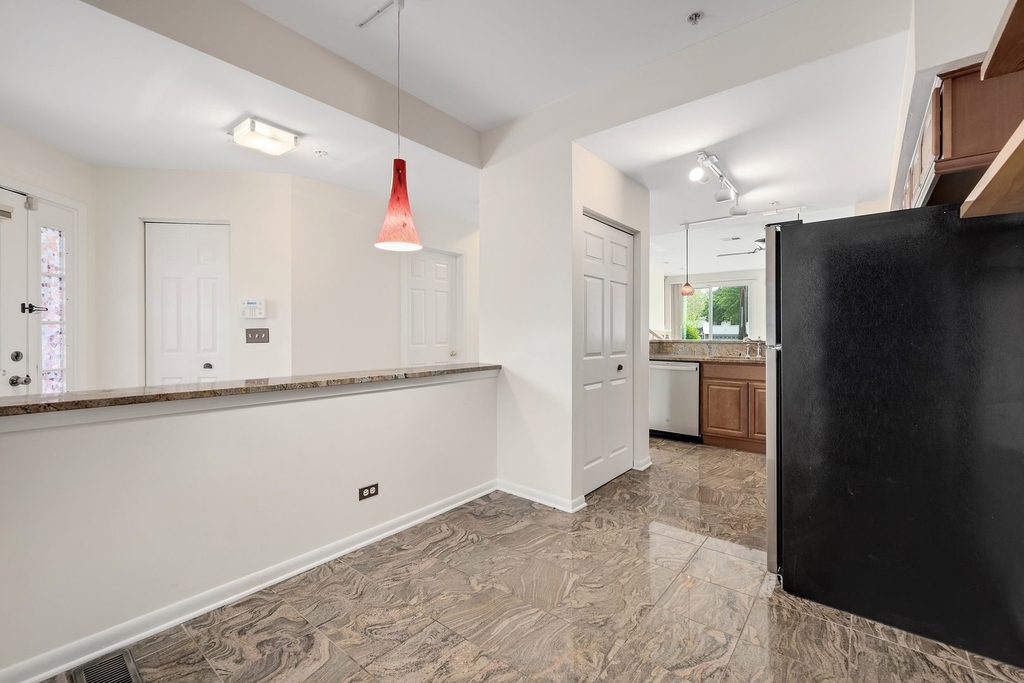 1008 E Wilson Avenue - Photo 11