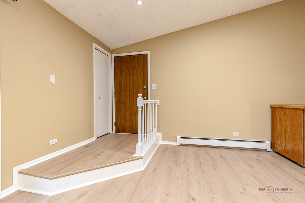 4 Echo Court - Photo 2