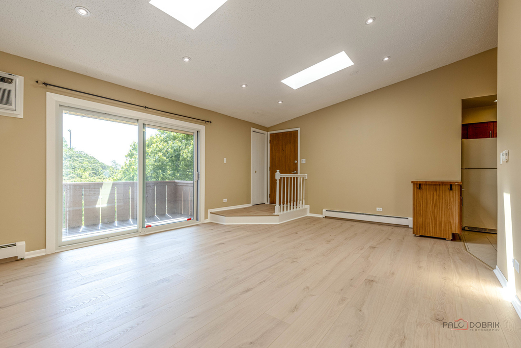 4 Echo Court - Photo 3