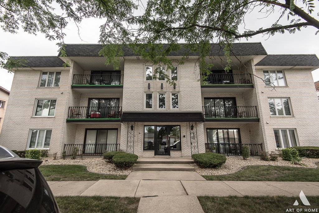 10910 S Kilpatrick Avenue - Photo 0