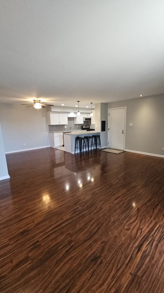 10910 S Kilpatrick Avenue - Photo 2