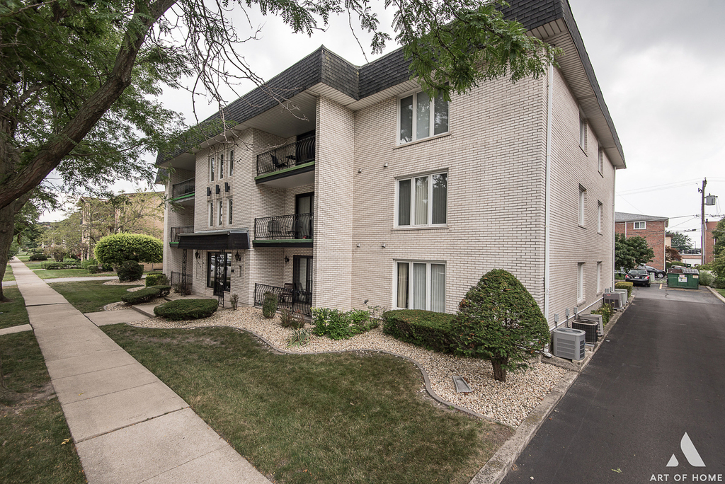 10910 S Kilpatrick Avenue - Photo 1